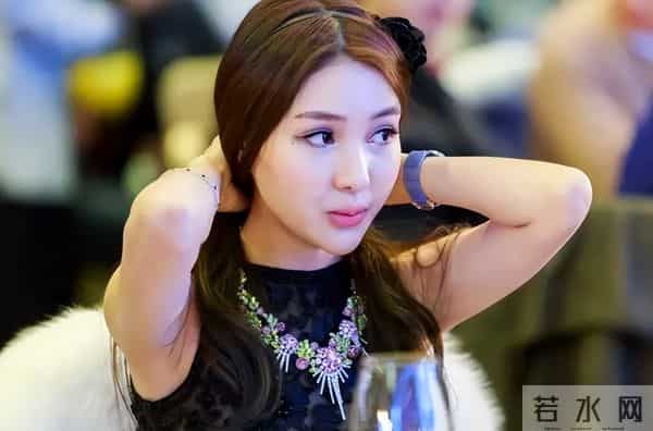 出狱仅2年,郭美美再迎2大噩耗,个个戳心窝,网友直言大快人心