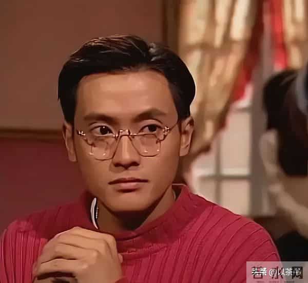 58岁TVB演员成单亲爸爸,名声坏了无戏可拍,靠卖豪宅卖饭为生