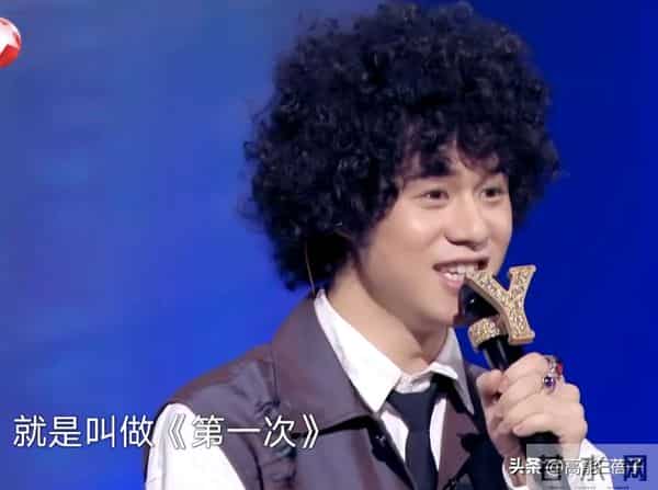 他曾因长胖被嘲,减肥变爆炸头帅哥,今成谢霆锋师弟猛晒腹肌!