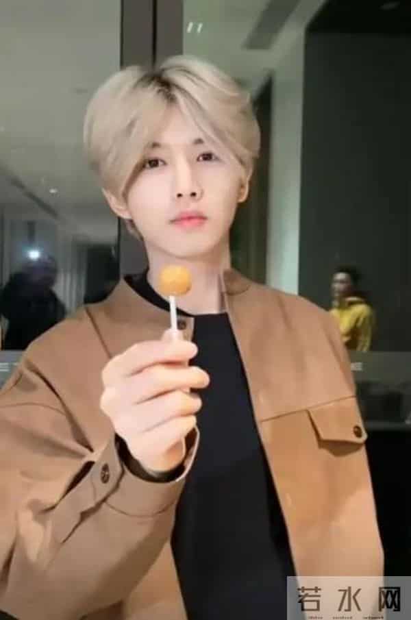 太突然！鹿哈官宣领证，3个月前已订婚，全网恭喜，终于等到这天