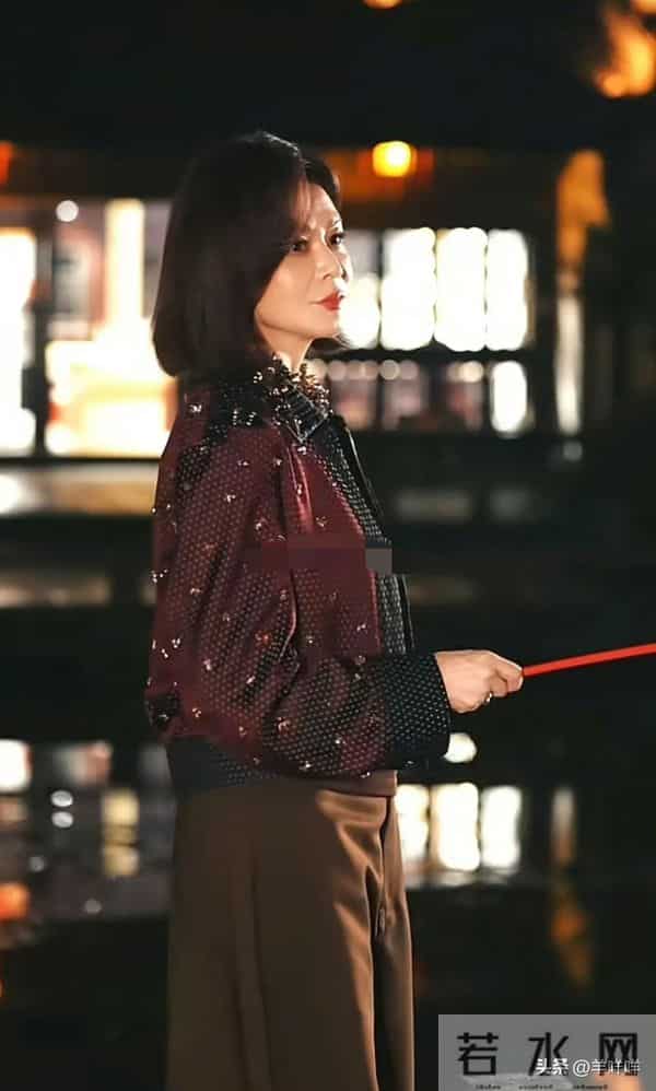 63岁关之琳染发新造型减龄又高级，美得像39，真的是岁月不败美人