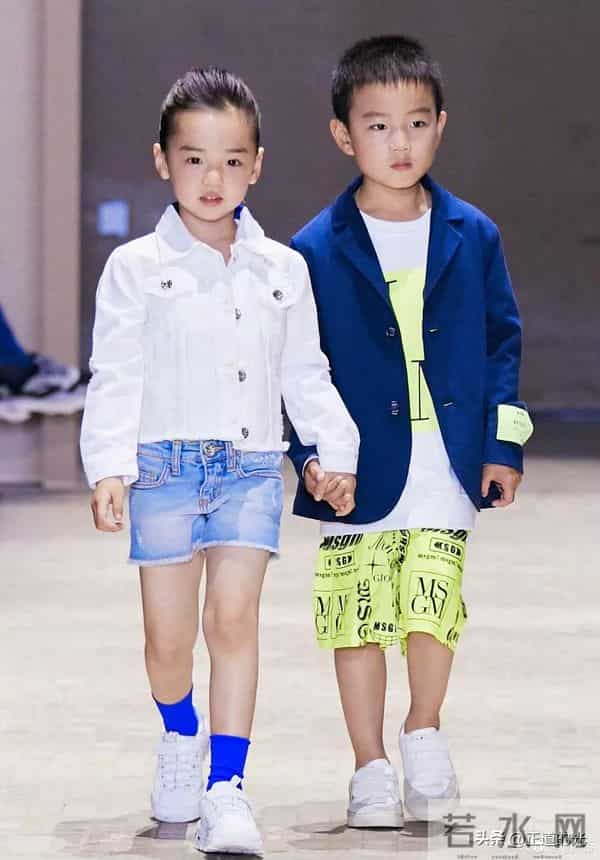 佟丽娅关悦争儿媳大战 两人拒不同框 佟大为被迫合影 董璇早选好女婿