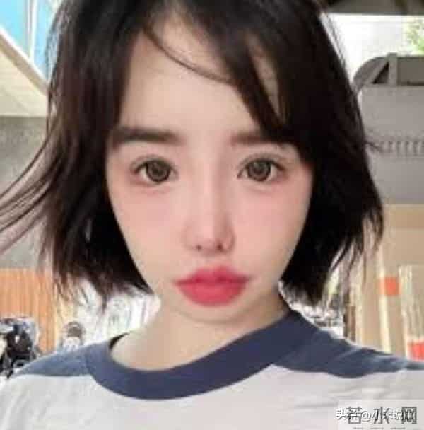 韩国女星与公司撕破脸，公布自己私人手机号，疑似因整形失败