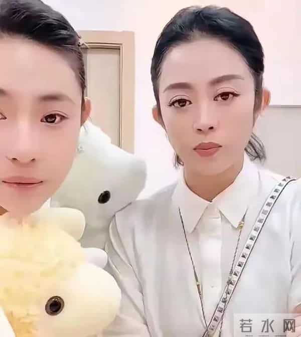 温美玲痊愈后赴杭州带货，与红蜻蜓合作，51岁穿玫粉色显得好年轻