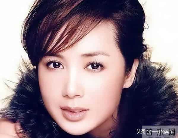 国内挣钱国外花?59岁的蒋雯丽又瘦又老,如今的下场怪不了别人