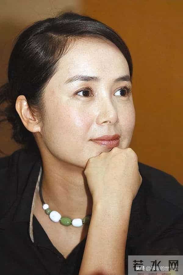 59岁蒋雯丽现状让人心酸:定居英国,又瘦又老,一代女神也落寞了