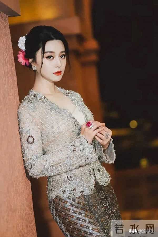 上天给了她身材 颜值，却没有再给她一次让她回归大陆娱乐圈的机会