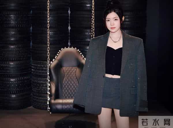 离婚仅9月,陈妍希与陈晓过上了不同的生活,双方都十分开心