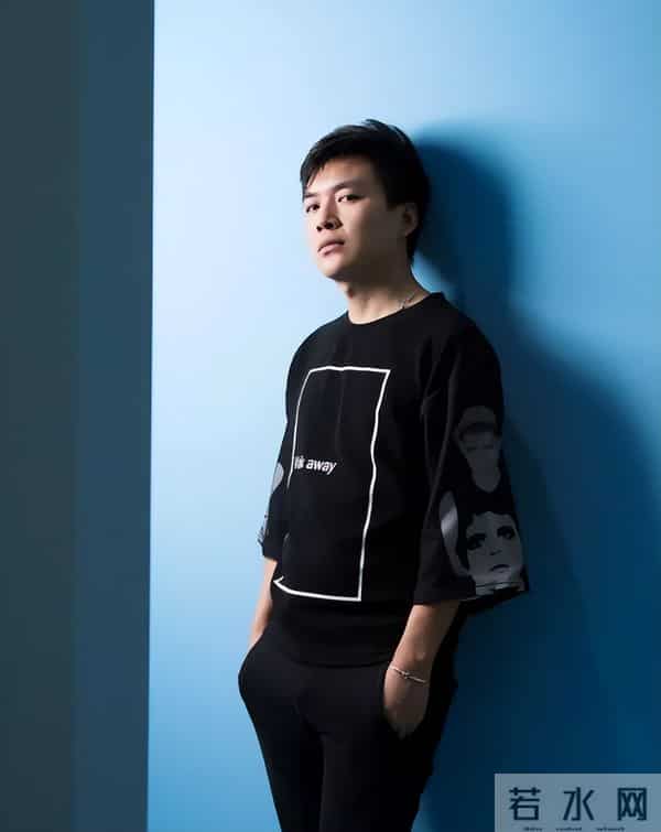 人民日报“点名”刚1个月，宋佳因一个举动，再令所有人刮目相看