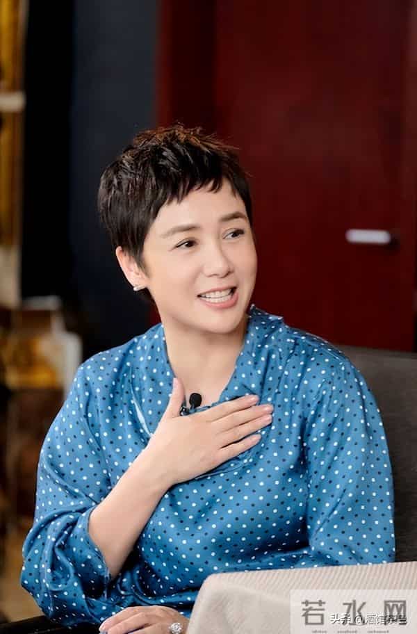 演员蒋雯丽现状:定居英国,59岁又瘦又老,网友:一代女神也老了