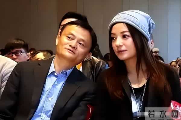 封杀4年,49岁赵薇近照模样大变,胃癌传闻真相大白,难走回头路