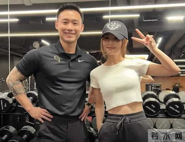恭喜！知名港星蔡卓妍阿sa新恋情，被曝和小10岁帅气健身教练热恋