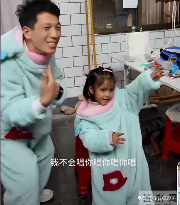 李超群删掉向皮一哥道歉视频,不回应网友评论,安心带安娜上学