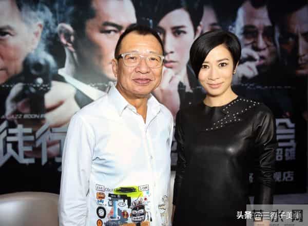 干爹离世10天后,佘诗曼迎来好消息,这下许绍雄终于可以放心了