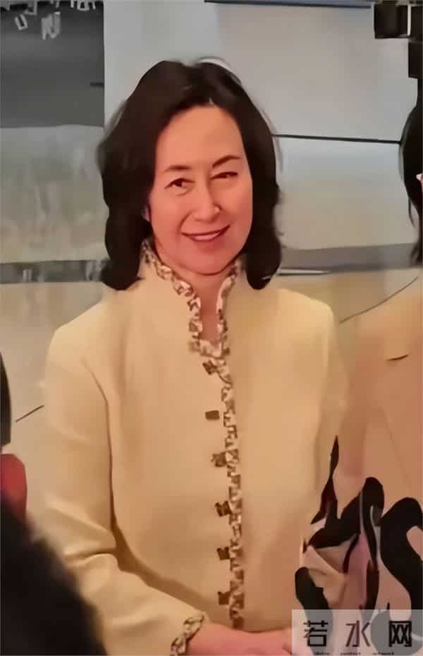 何超琼近况曝光,生图满头白发还有老年斑,和澳门大会判若两人