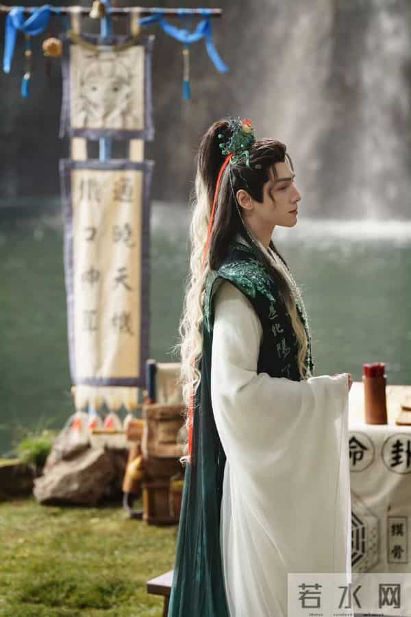 11.6娱乐瓜：杨紫 易烊千玺 李现 迪丽热巴 孟子义 罗云熙 丁禹兮 韩东君