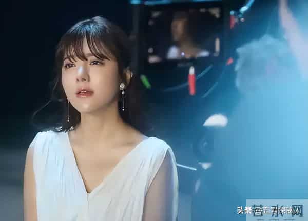 她是隐藏最深的富婆,童颜巨乳躺赚上亿,21岁打败王菲却主动过气