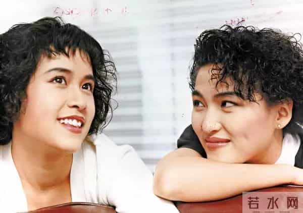 55岁香港著名女歌手的近况曝光，曾因不育通过领养方式实现母亲梦