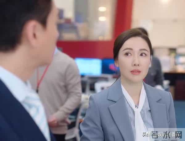 气场弱就别霍霍新闻女王2?眼神空洞 像软柿子,还是回综艺卖惨吧