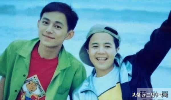 主持人何炅澄清衰老焦虑：我眼神好得很！