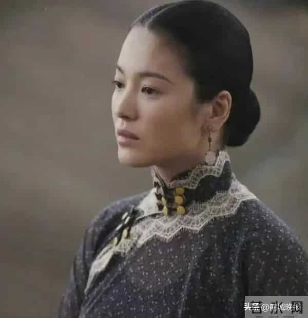 娱乐圈炸穿了!王家卫录音曝潜规则后,又一女星自曝被扒