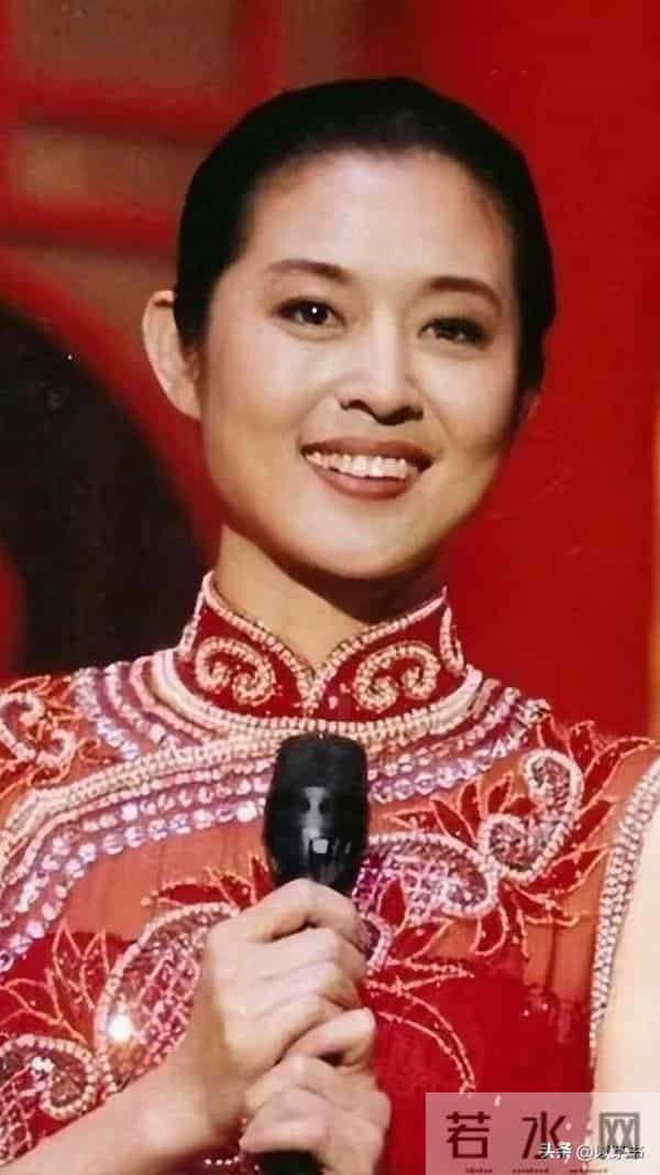 她是倪萍90岁老母亲,母女至今未达成和解:不想看到我妈那张脸