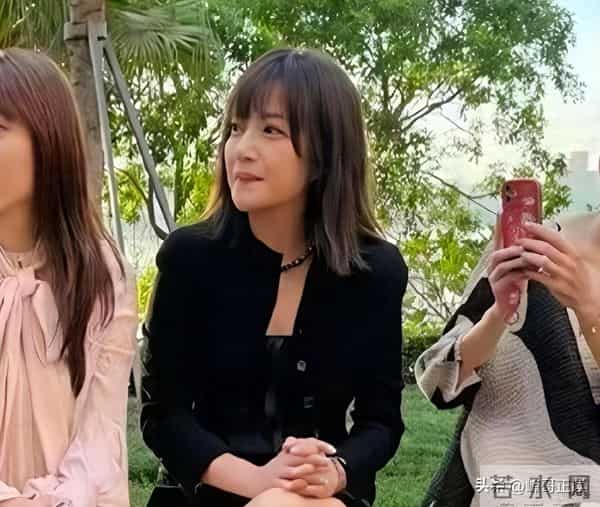 翻身无望!49岁赵薇近况再曝,胃癌传闻真相大白,善恶终有报