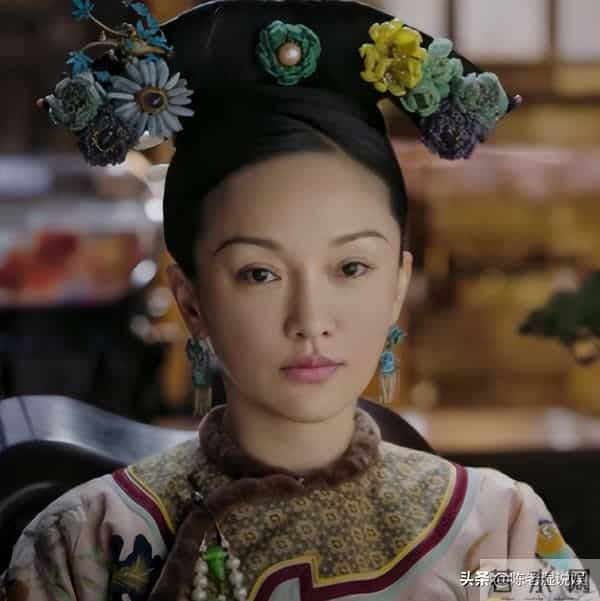 50岁周迅头发花白,瘪嘴模样一脸老态认不出,无儿无女成最大遗憾