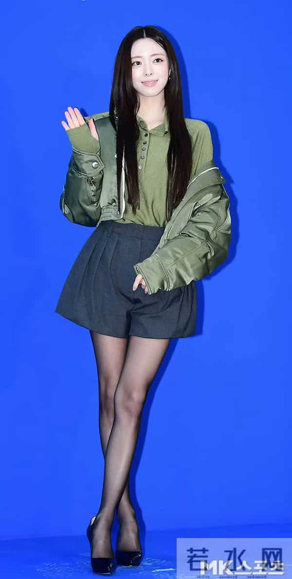 申有娜，这双腿保价3000万…..