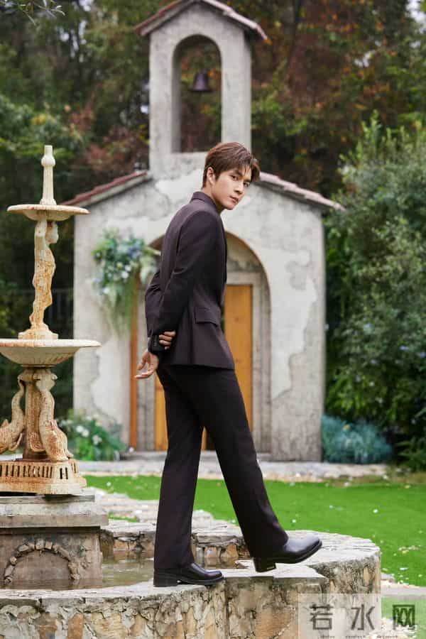 11.6娱乐瓜：杨紫 易烊千玺 李现 迪丽热巴 孟子义 罗云熙 丁禹兮 韩东君