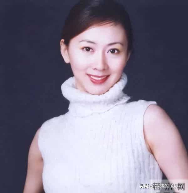 49岁仍单身!曾因“全裸写真”遭全网唾骂,如今她活成了这幅模样