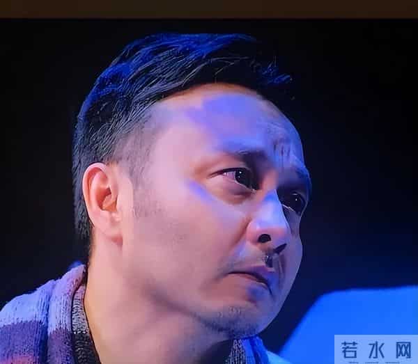 51岁汪涵现状:常年居住在长沙,穿人字拖嚼槟榔,大烟斗不离身