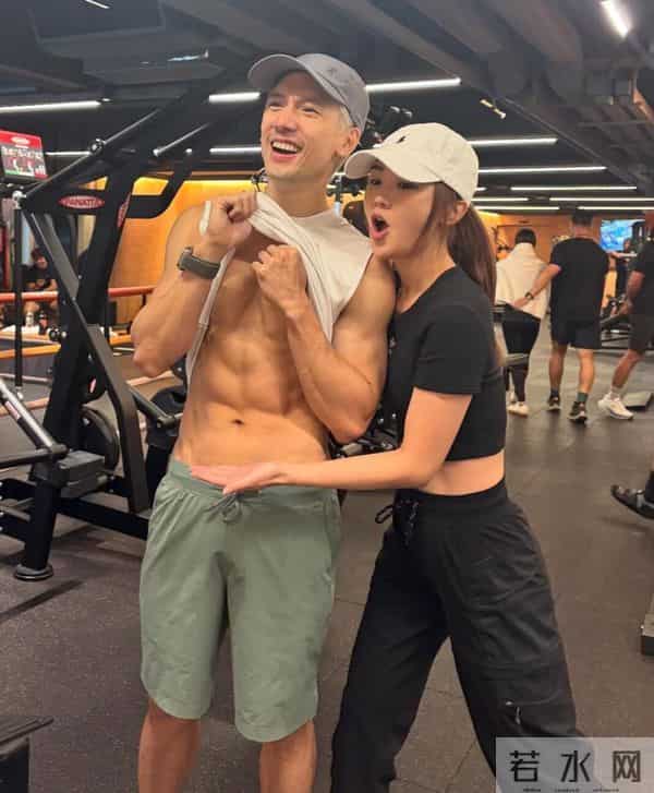 恭喜！知名港星蔡卓妍阿sa新恋情，被曝和小10岁帅气健身教练热恋