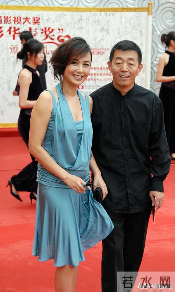 演员蒋雯丽现状:定居英国,59岁又瘦又老,网友:一代女神也老了