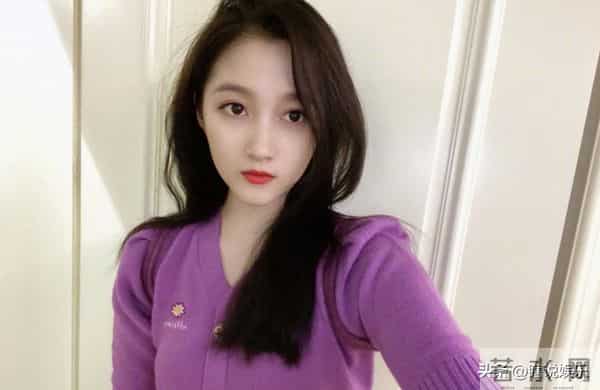 分手传闻仅7月，关晓彤高调官宣喜讯，全网恭喜，终于等到这一天