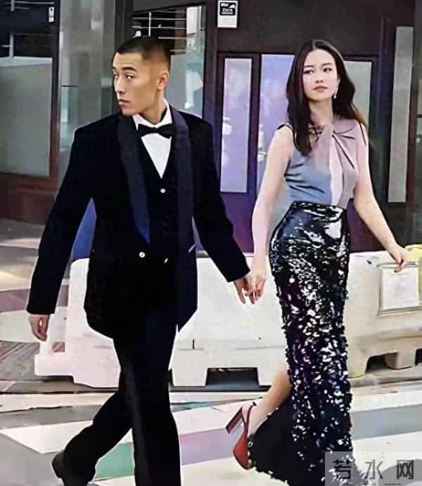 倪妮和男友三里屯被拍,他帅得低调,她美得张扬,这才叫天作之合