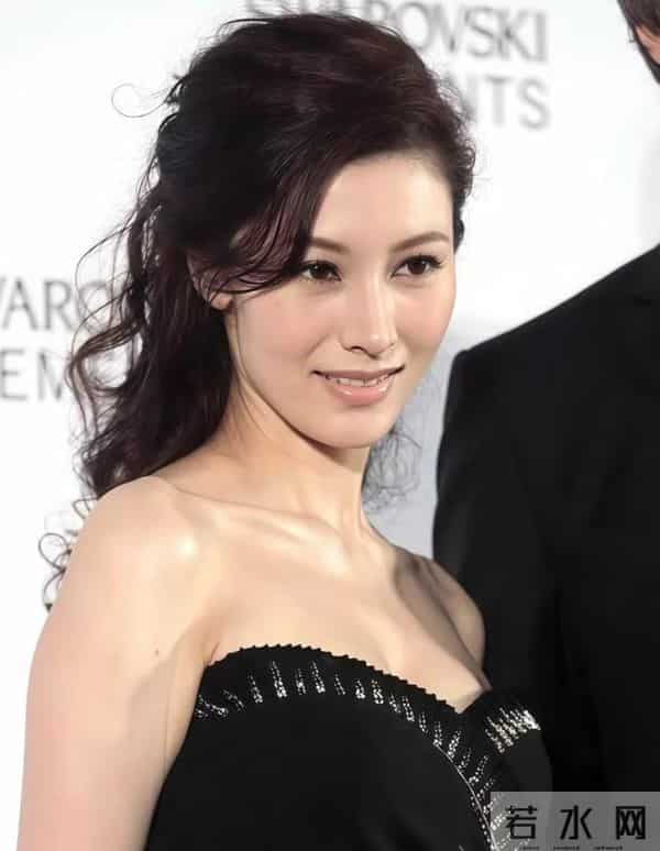 李嘉欣漂不漂亮都有争议?有眼睛的都看得出吧!(附多图)