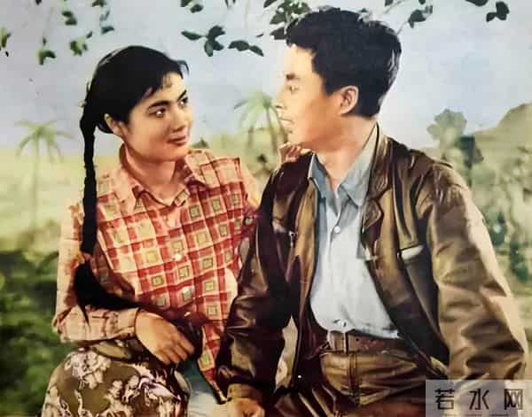 真没想到 我们喜爱的这位硬派男星 竟是戴望舒的女婿 其妻子也是演员