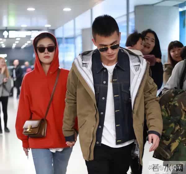 欧豪马思纯分手7年再同框，男方偷瞄女方表情微妙，网友呼吁复合