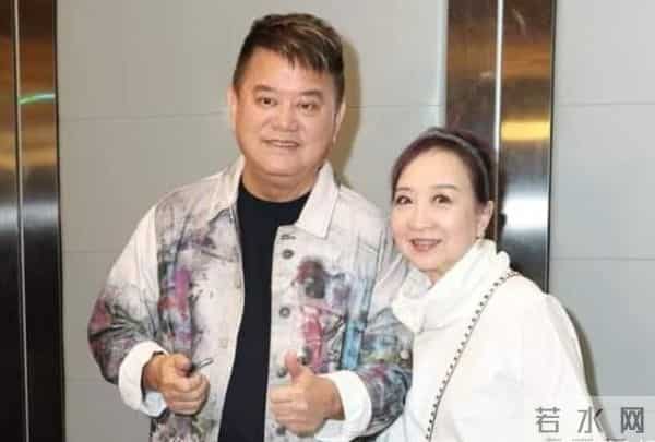 和乔妹合照后,陈百祥又曝曾志伟盯上了余咏珊,小心思演都不演了