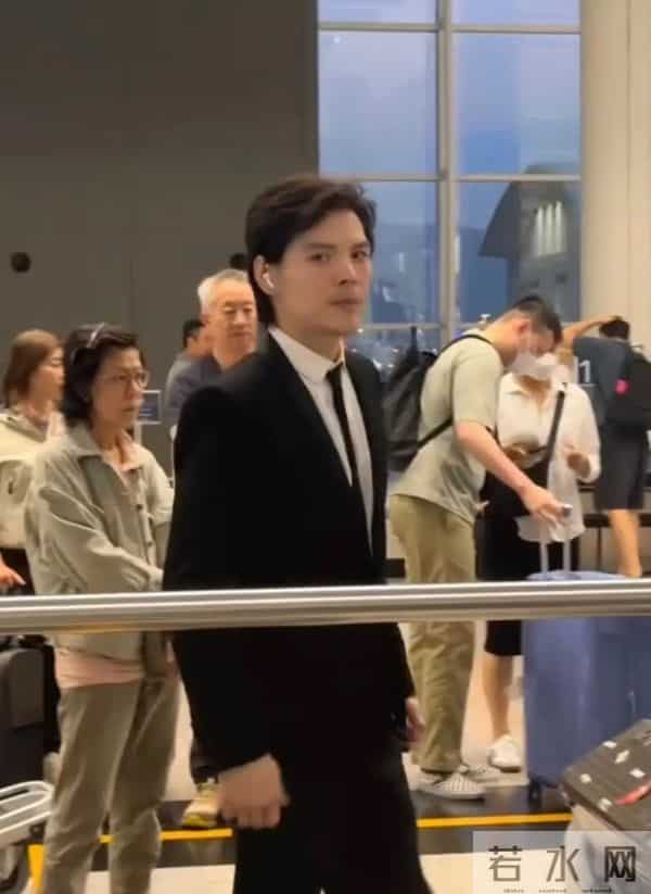 向太曝何超琼给她道歉，澄清向佐欠债一事，他“人傻钱多”总被骗