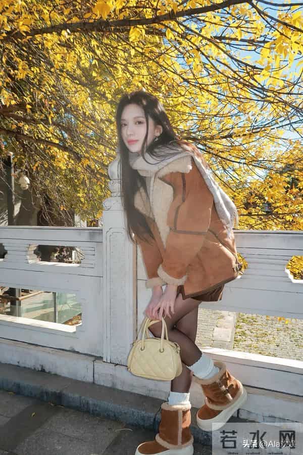 肖雨 黑丝美腿 深秋氛围感满满