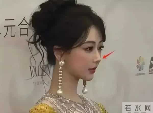 “面部塑料感重”发酵3天后,杨紫更新新动态,宋丹丹的话遭反转