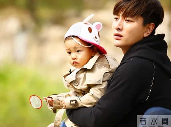 为了赚钱尊严都不要?贾乃亮女助理神似李小璐,连粉丝看不下去