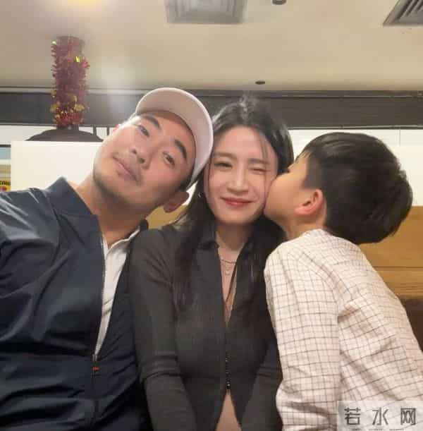 又一位前TVB女星平安诞下二胎女儿，公开全家福见证幸福时刻