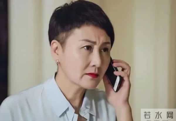 演都不演了,一把年纪还穿黑丝的张凯丽,大半辈子的口碑毁于一旦