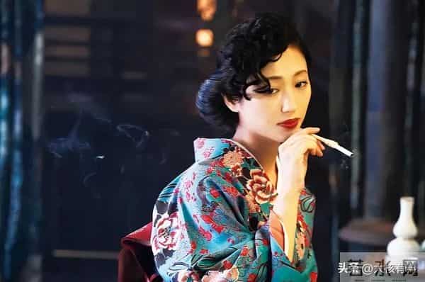 日本性感女王坛蜜:身材火辣拍全裸写真,用大尺度私照为自己拉票