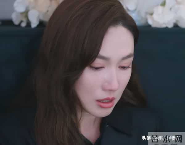 气场弱就别霍霍新闻女王2?眼神空洞 像软柿子,还是回综艺卖惨吧