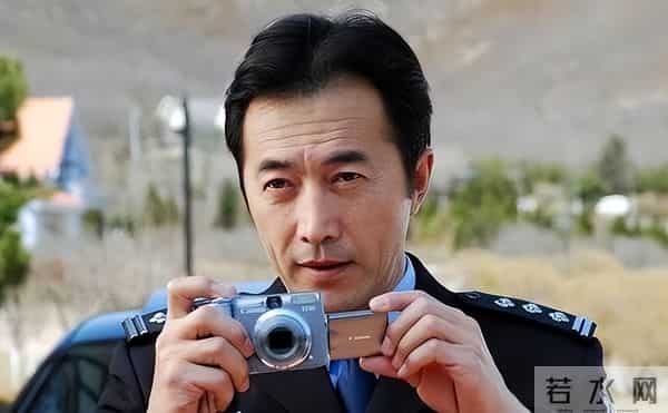 著名演员郑晓宁:曾为爱离婚,49岁再婚娶小娇妻,50岁终当爹