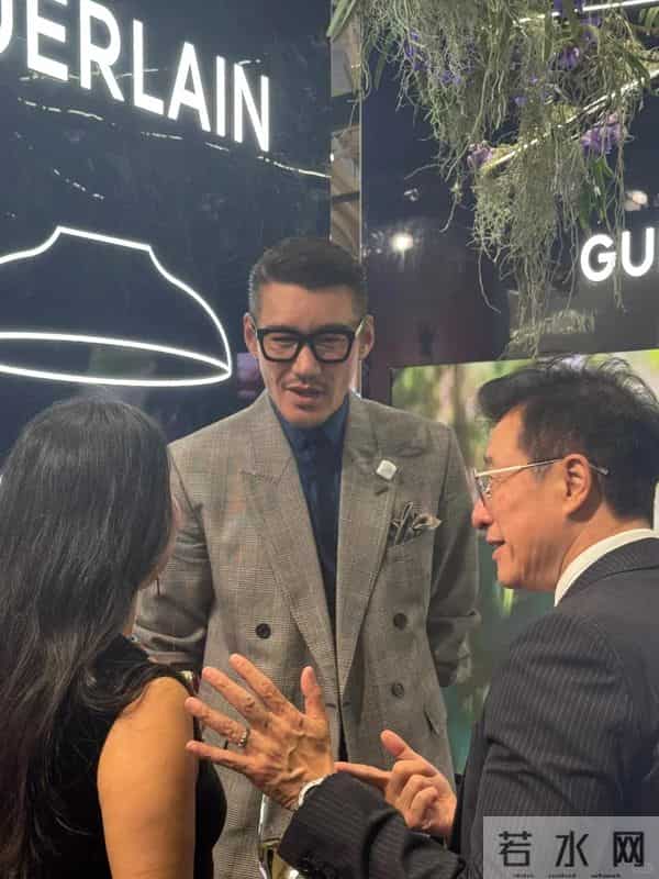 一大波明星扎堆现身上海!唐嫣、李宇春、吴奇隆、郑钦文……都往这里冲!